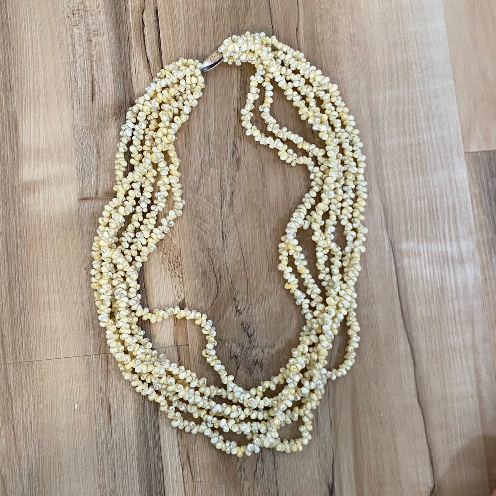 Vintage Hawaiian Creme Mongo Shell Lei Necklace